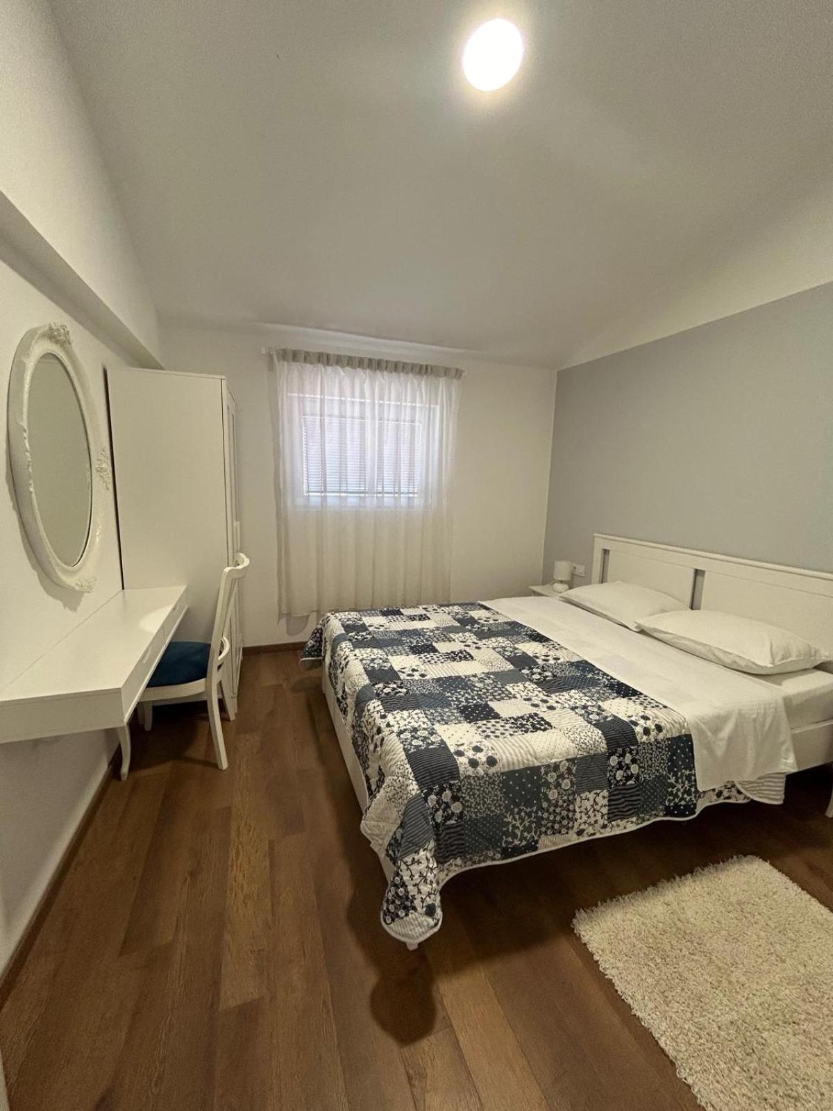 Apartman Lorna Turanj Exterior foto