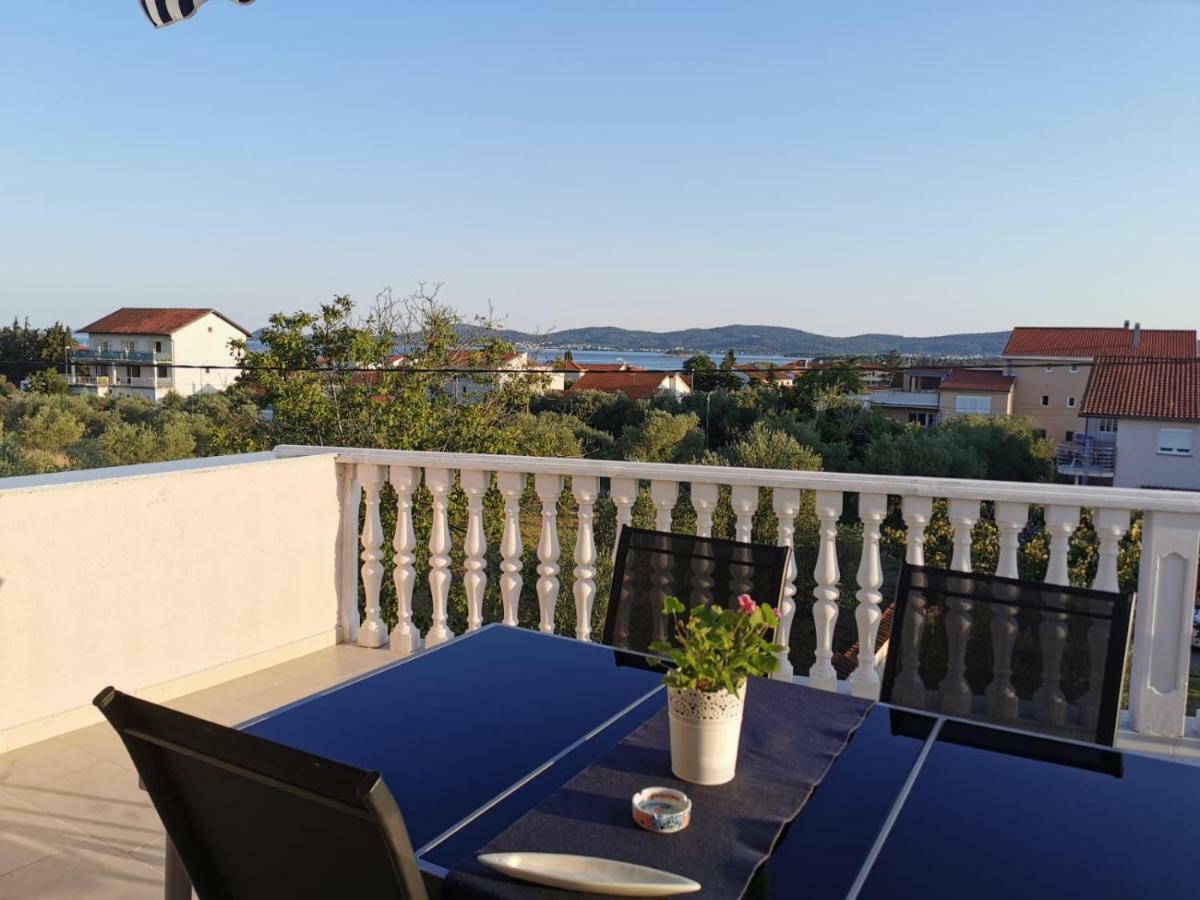 Apartman Lorna Turanj Exterior foto
